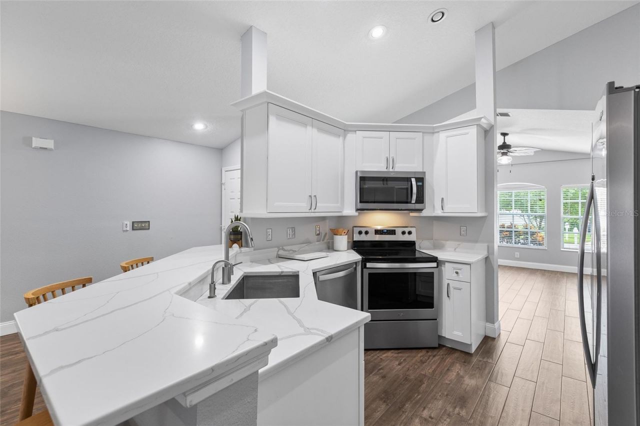 1702 Meadow Oak Lane , Tarpon Springs, FL 34689 Photo