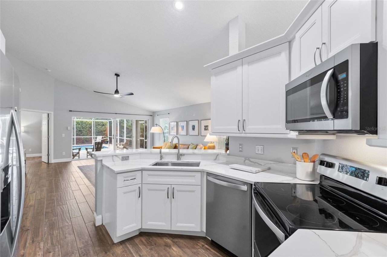 1702 Meadow Oak Lane , Tarpon Springs, FL 34689 Photo