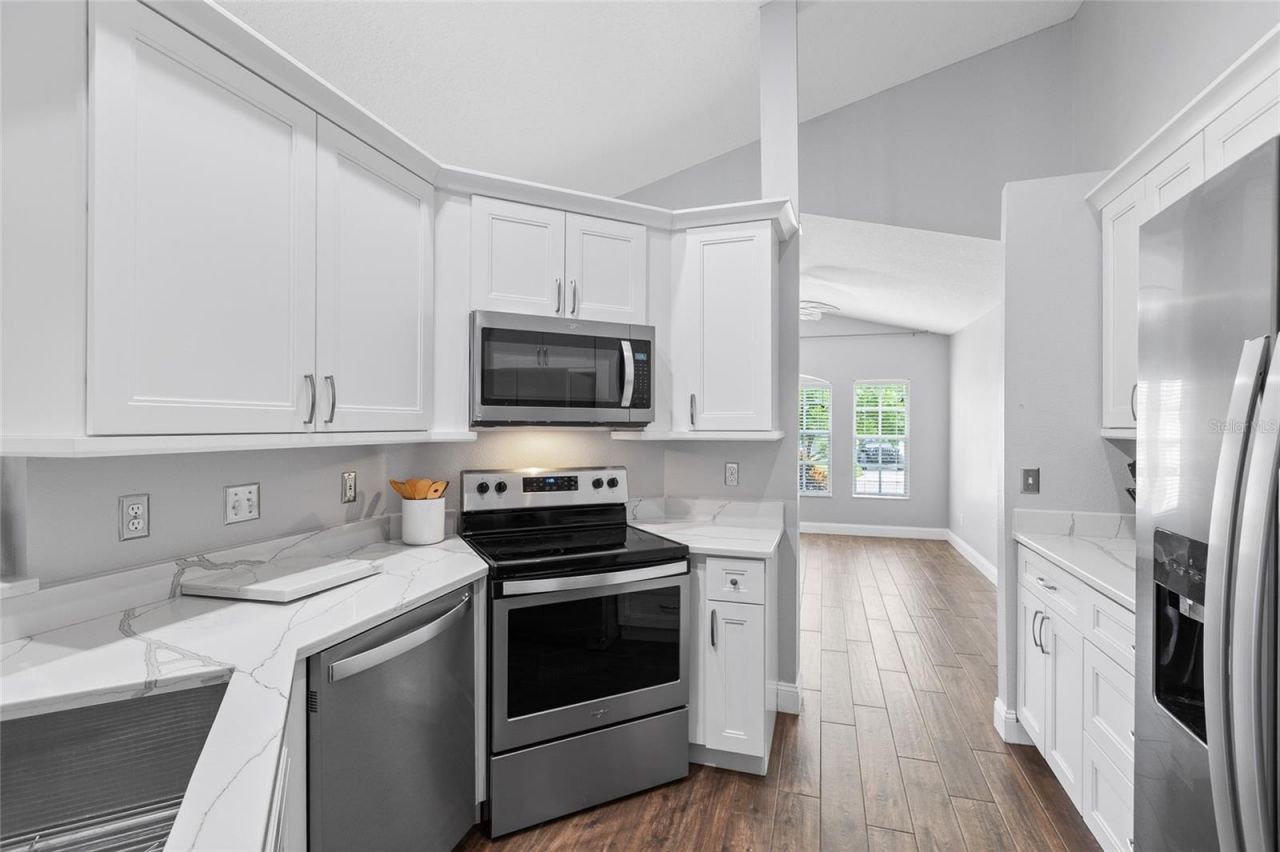 1702 Meadow Oak Lane , Tarpon Springs, FL 34689 Photo