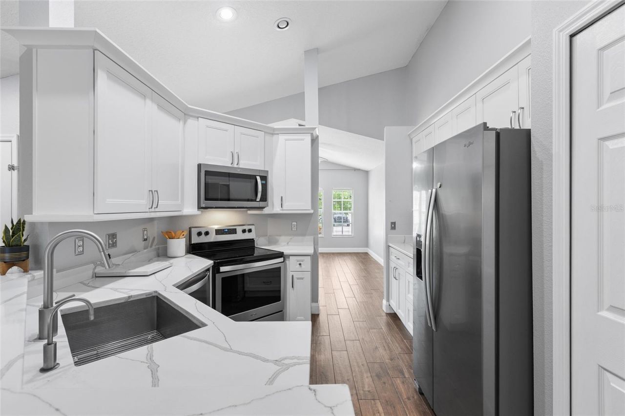 1702 Meadow Oak Lane , Tarpon Springs, FL 34689 Photo
