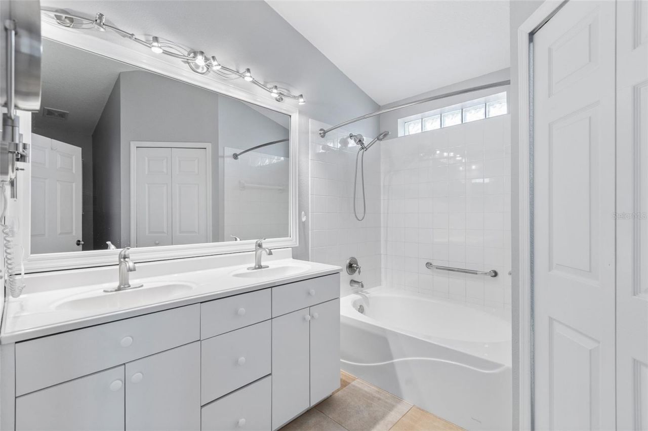 1702 Meadow Oak Lane , Tarpon Springs, FL 34689 Photo
