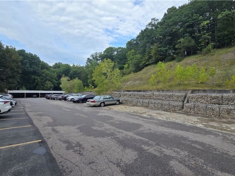 315 Solon Road, Unit 202, Chagrin Falls, OH 44022 Photo 3