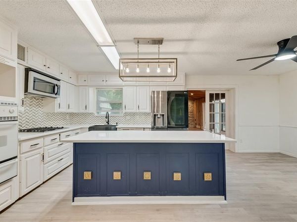 721 Thompson Drive, Saginaw, TX 76179