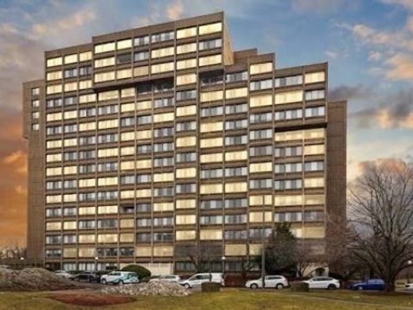 250 Hammond Pond Parkway, Unit 1105S, Newton, MA 02467