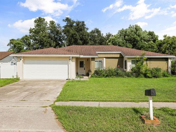 911 ALAMEDA DRIVE , LONGWOOD, FL 32750