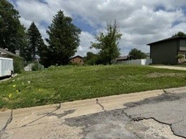 1918 S 5th Avenue, Marshalltown, IA 50158
