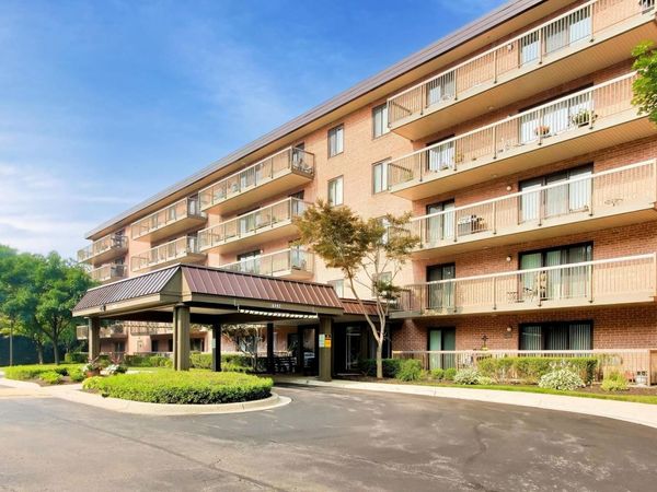 6443 Clarendon Hills Road , Unit 301C, Willowbrook, IL 60527