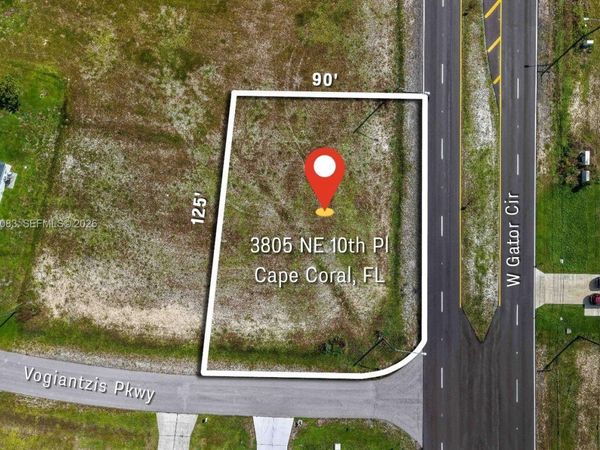 3805 NE 10th Pl , Cape Coral, FL 33909