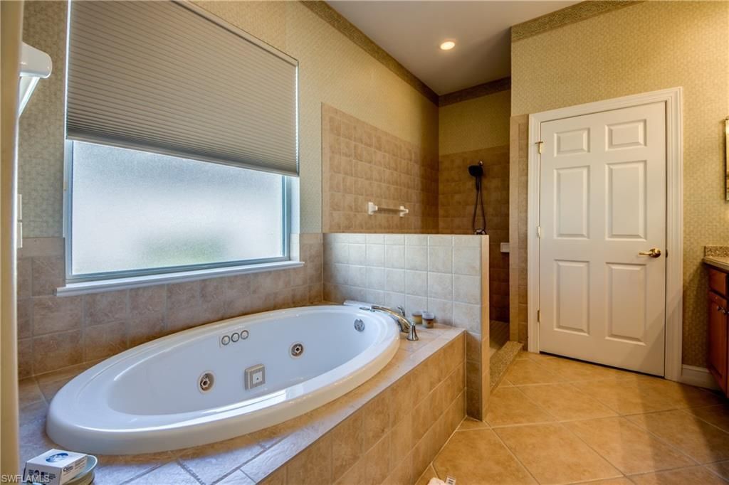 10530 Bellagio Dr , Fort Myers, FL 33913 Photo