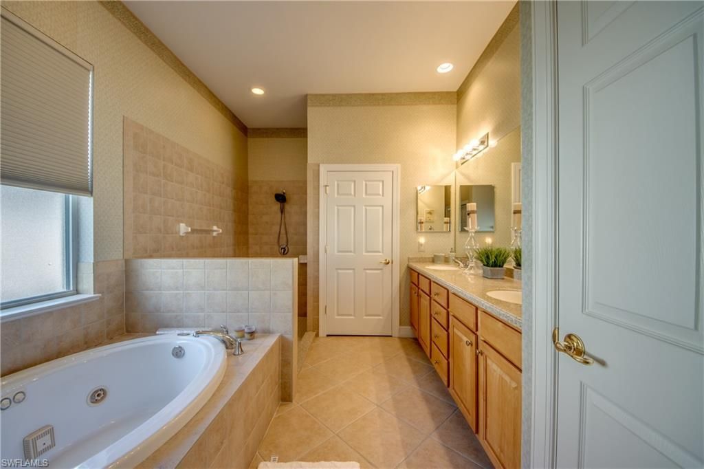 10530 Bellagio Dr , Fort Myers, FL 33913 Photo