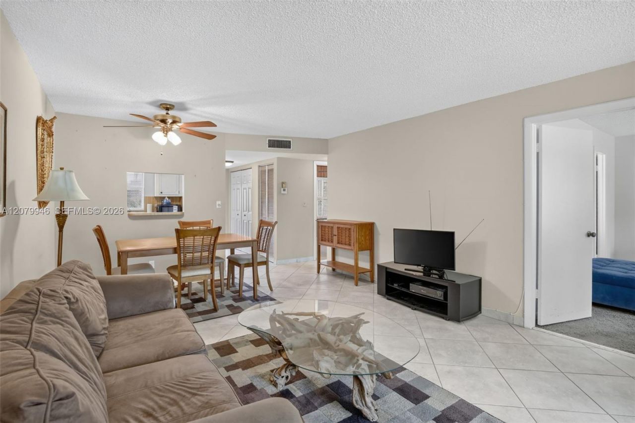 9261 Sunrise Lakes Blvd , Unit 203, Sunrise, FL 33322 Photo