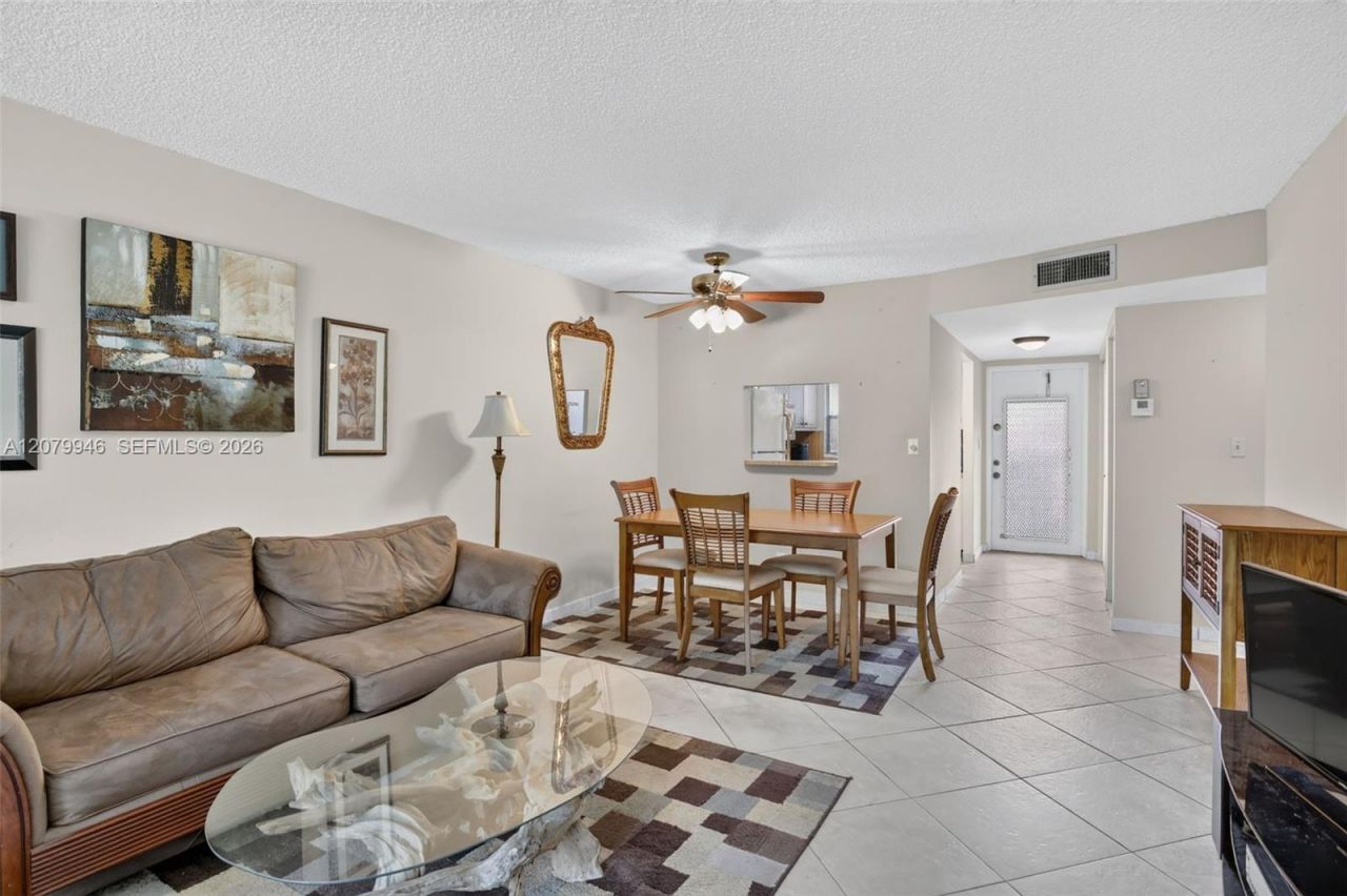 9261 Sunrise Lakes Blvd , Unit 203, Sunrise, FL 33322 Photo