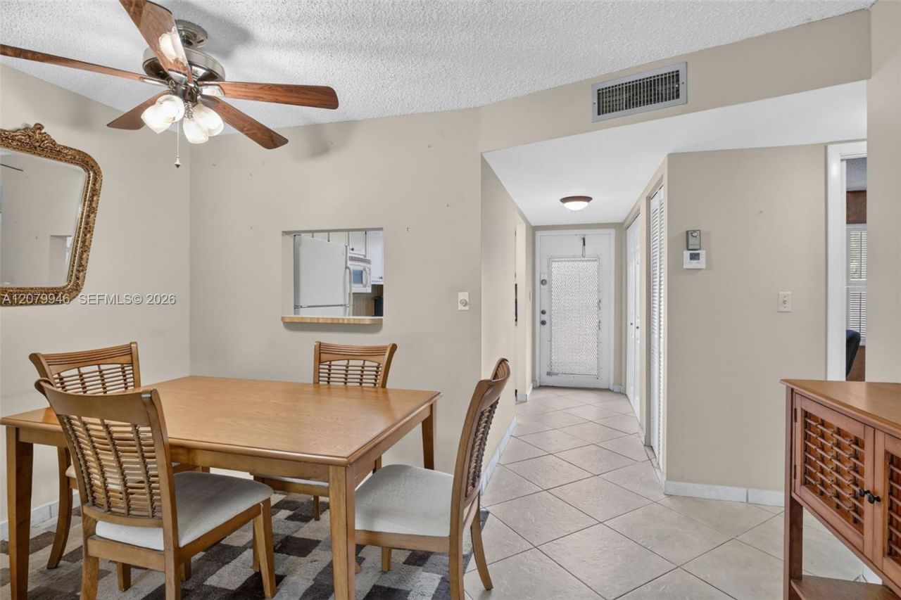 9261 Sunrise Lakes Blvd , Unit 203, Sunrise, FL 33322 Photo