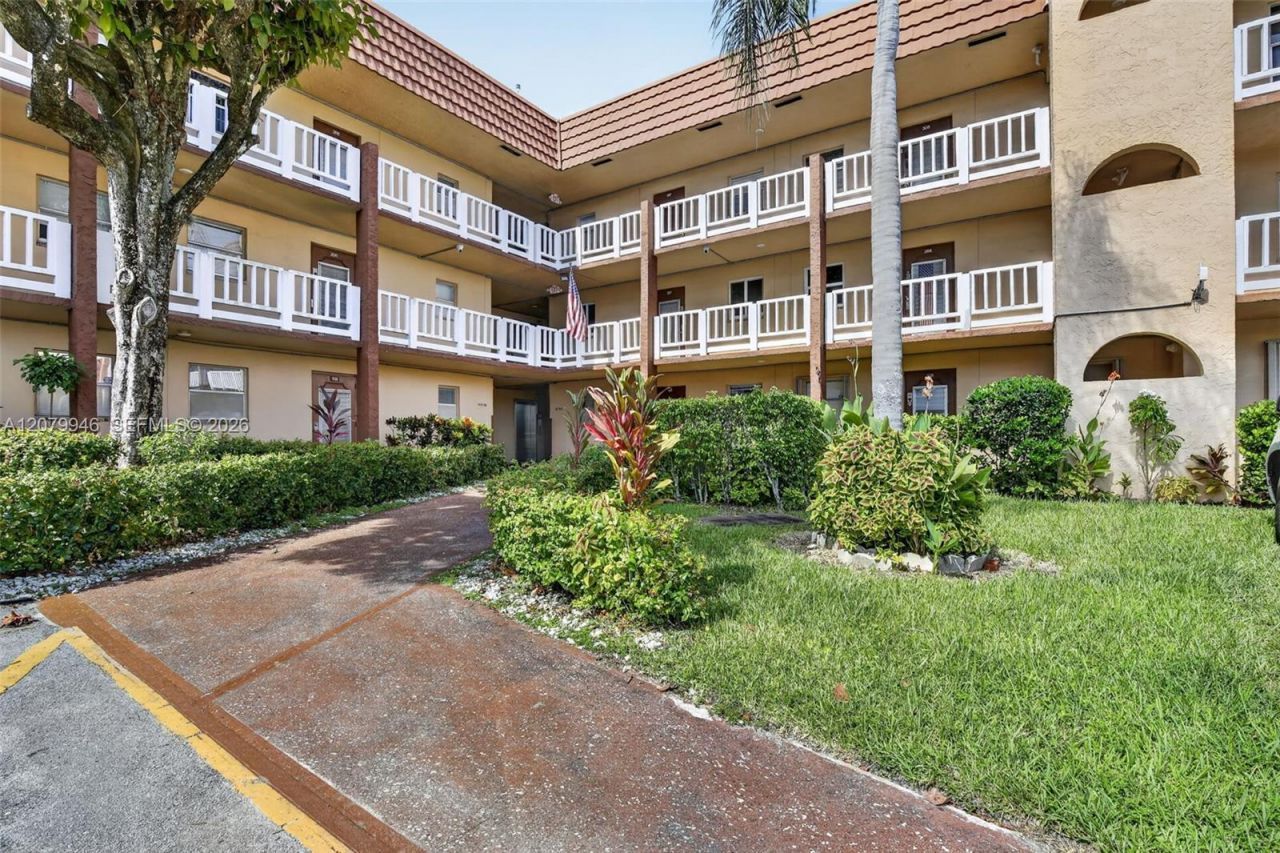 9261 Sunrise Lakes Blvd , Unit 203, Sunrise, FL 33322 Photo