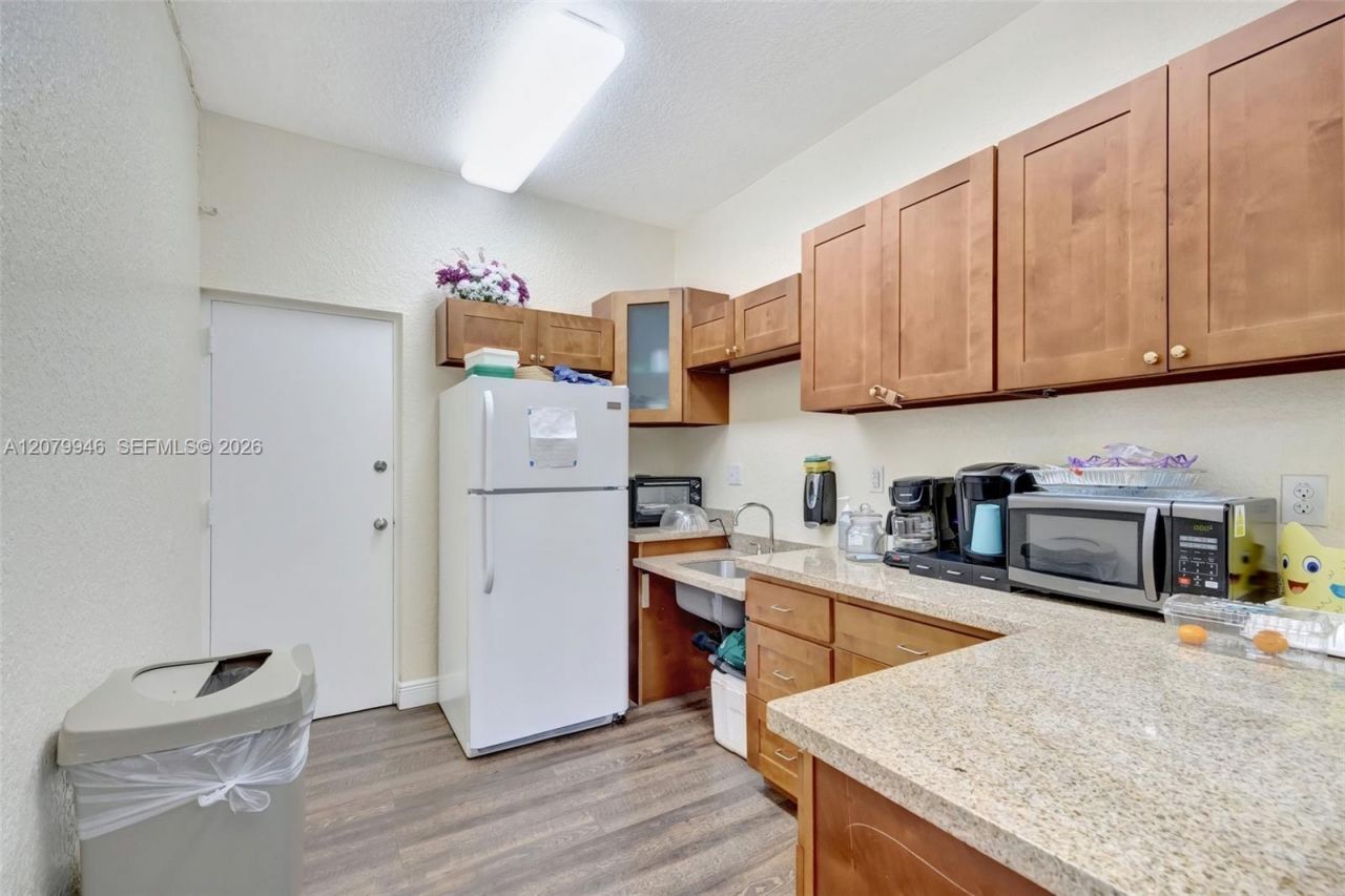9261 Sunrise Lakes Blvd , Unit 203, Sunrise, FL 33322 Photo