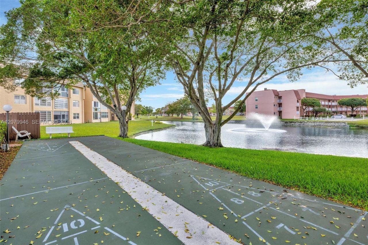 9261 Sunrise Lakes Blvd , Unit 203, Sunrise, FL 33322 Photo