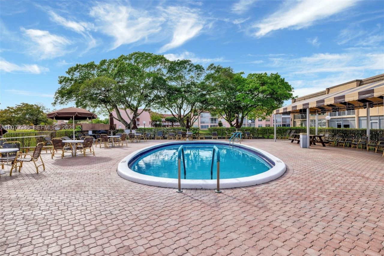 9261 Sunrise Lakes Blvd , Unit 203, Sunrise, FL 33322 Photo