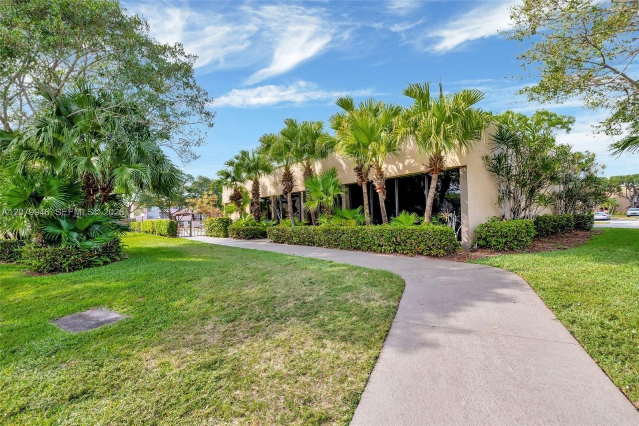 9261 Sunrise Lakes Blvd , Unit 203, Sunrise, FL 33322 Photo