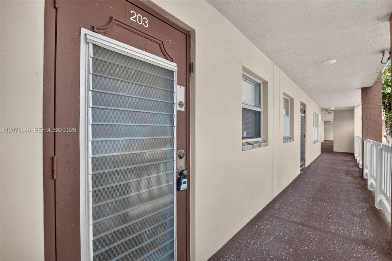 9261 Sunrise Lakes Blvd , Unit 203, Sunrise, FL 33322 Photo
