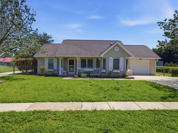 220 W Walker Circle, Crestview, FL 32539