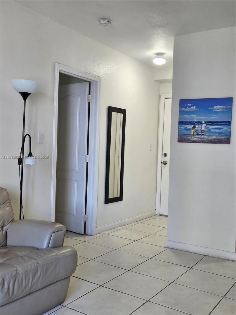 3030 Collins Ave, Unit 4B, Miami Beach, FL 33140 Photo