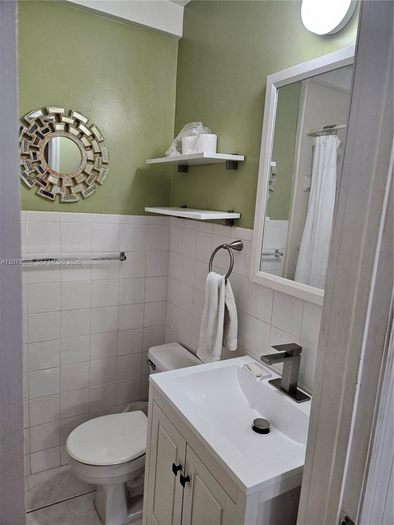 3030 Collins Ave, Unit 4B, Miami Beach, FL 33140 Photo