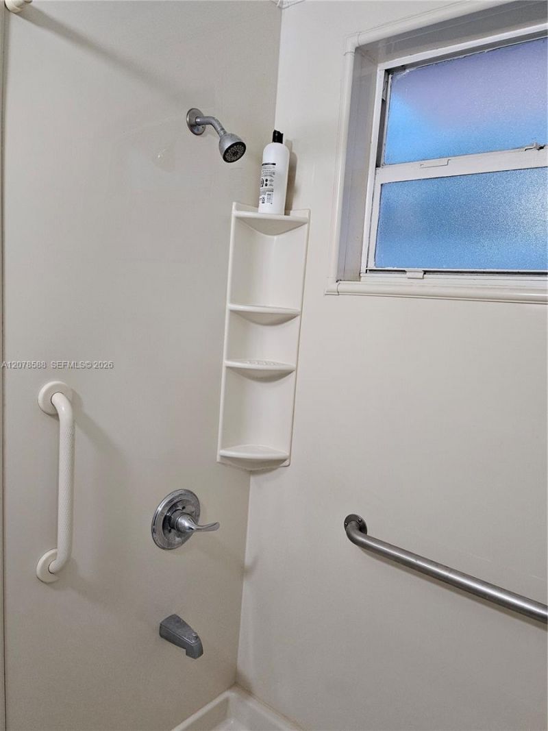 3030 Collins Ave, Unit 4B, Miami Beach, FL 33140 Photo
