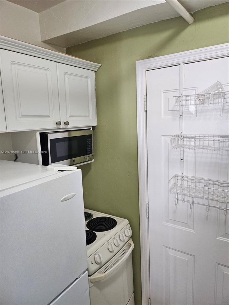 3030 Collins Ave, Unit 4B, Miami Beach, FL 33140 Photo