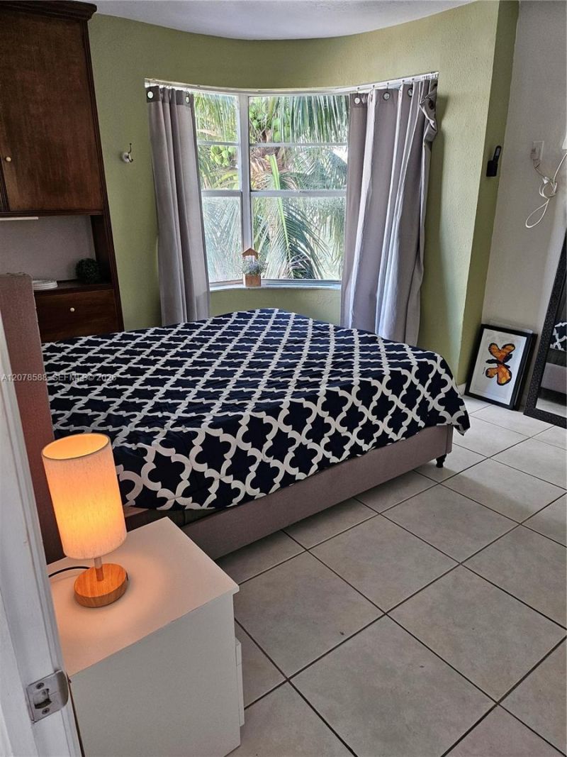 3030 Collins Ave, Unit 4B, Miami Beach, FL 33140 Photo