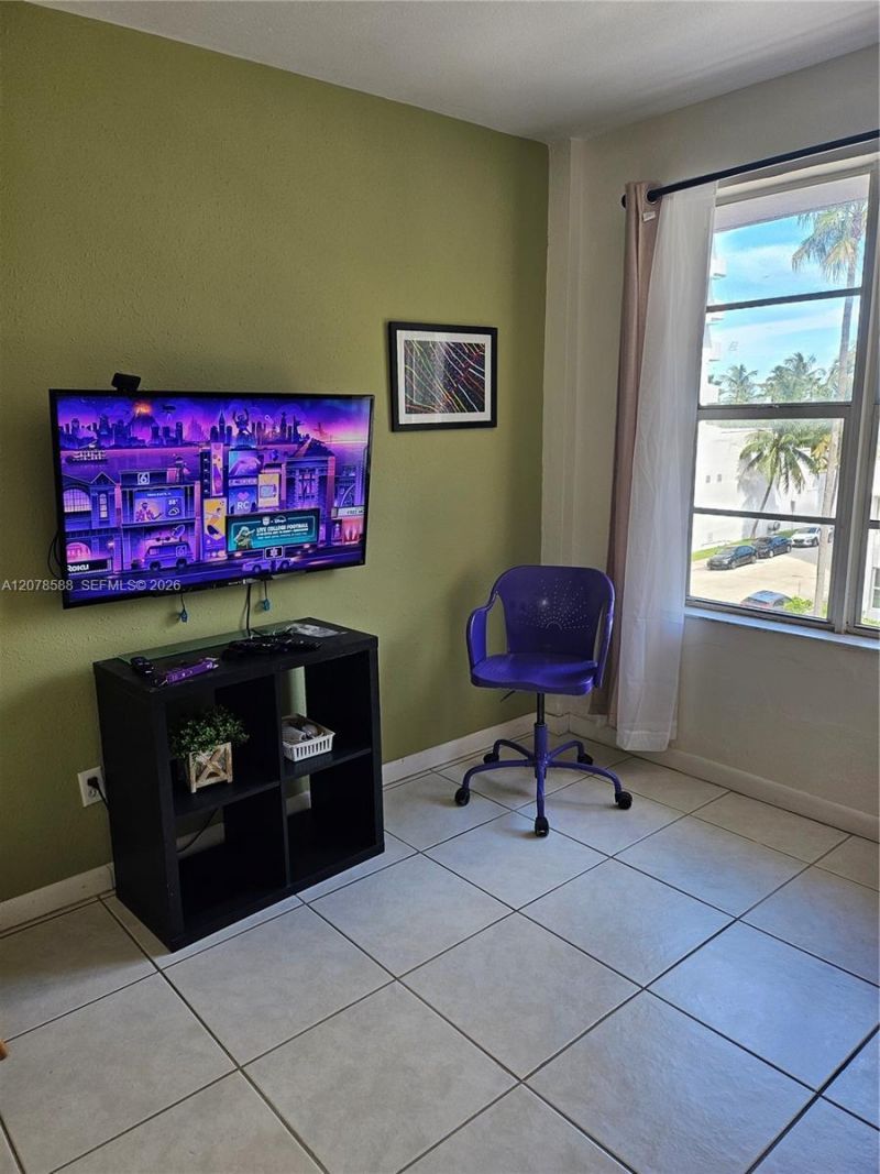 3030 Collins Ave, Unit 4B, Miami Beach, FL 33140 Photo