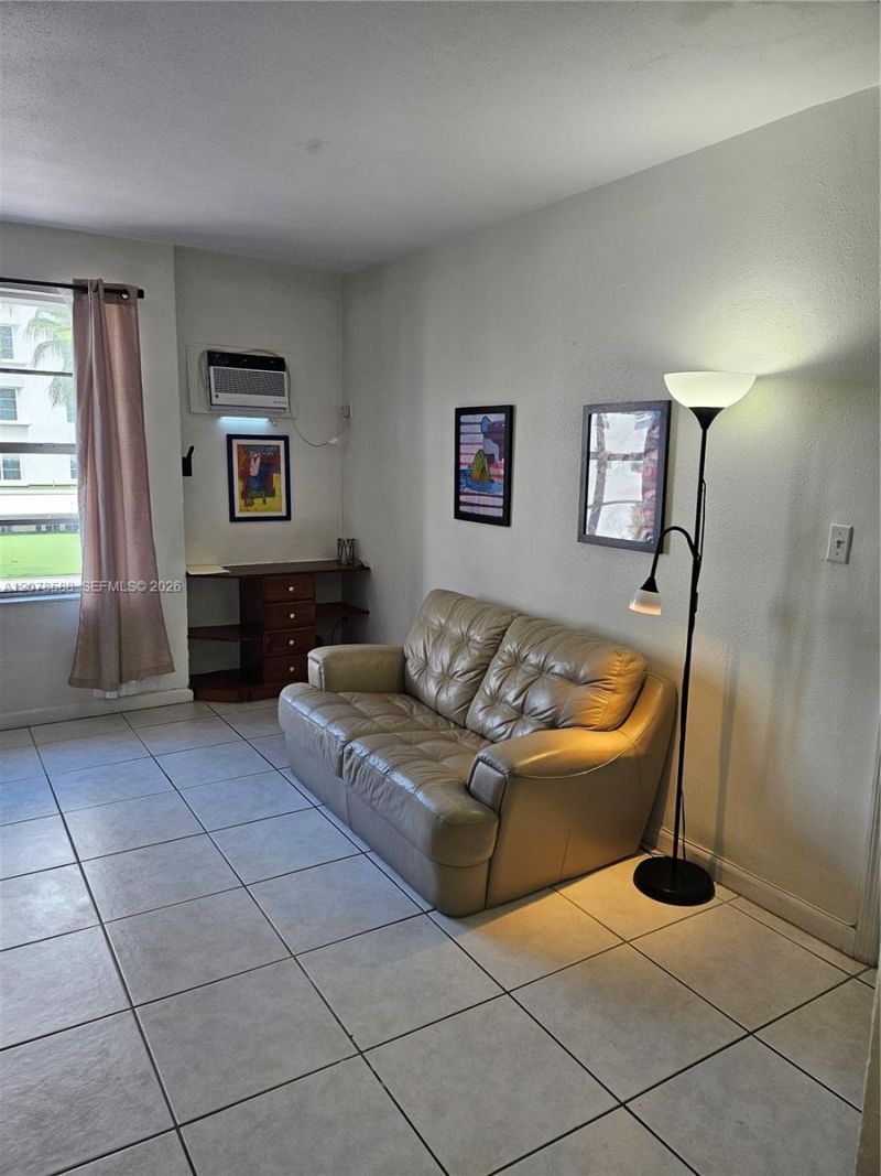 3030 Collins Ave, Unit 4B, Miami Beach, FL 33140 Photo