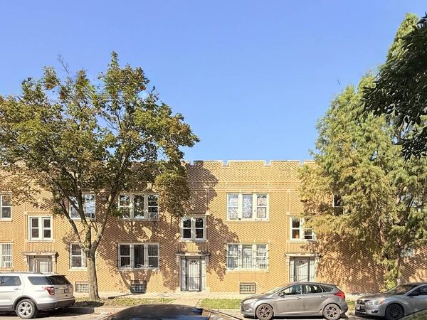 2433 W Lithuanian Plaza Court, Chicago, IL 60629