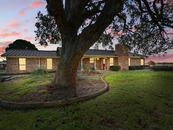 401 Hubbard Lane , Lipan, TX 76462