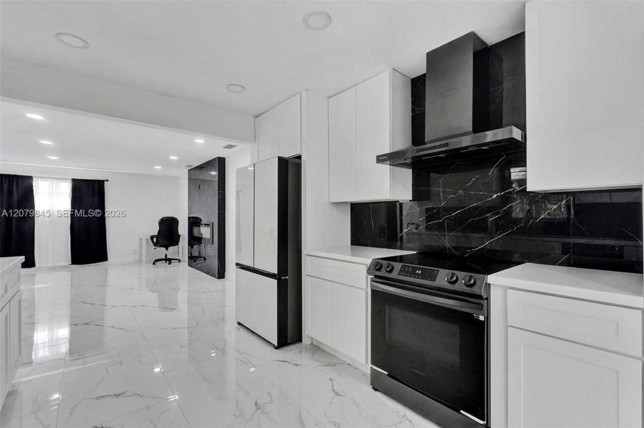 860 NW 207th St , Miami Gardens, FL 33169 Photo