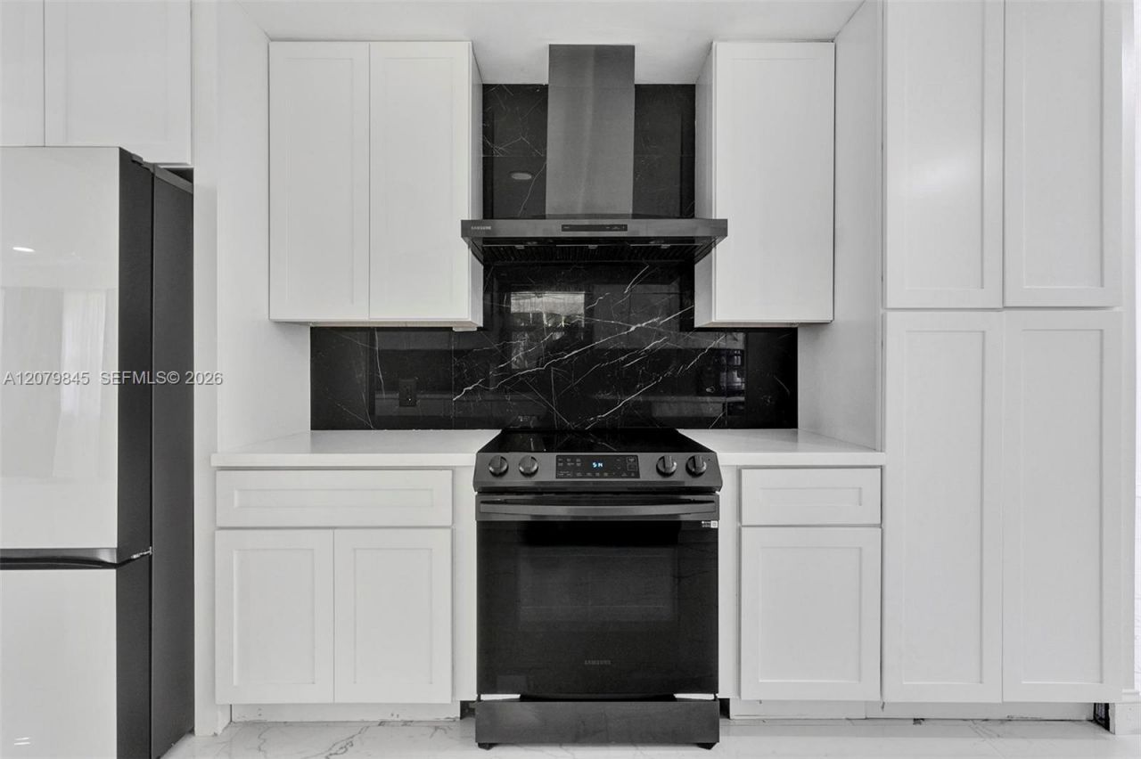 860 NW 207th St , Miami Gardens, FL 33169 Photo