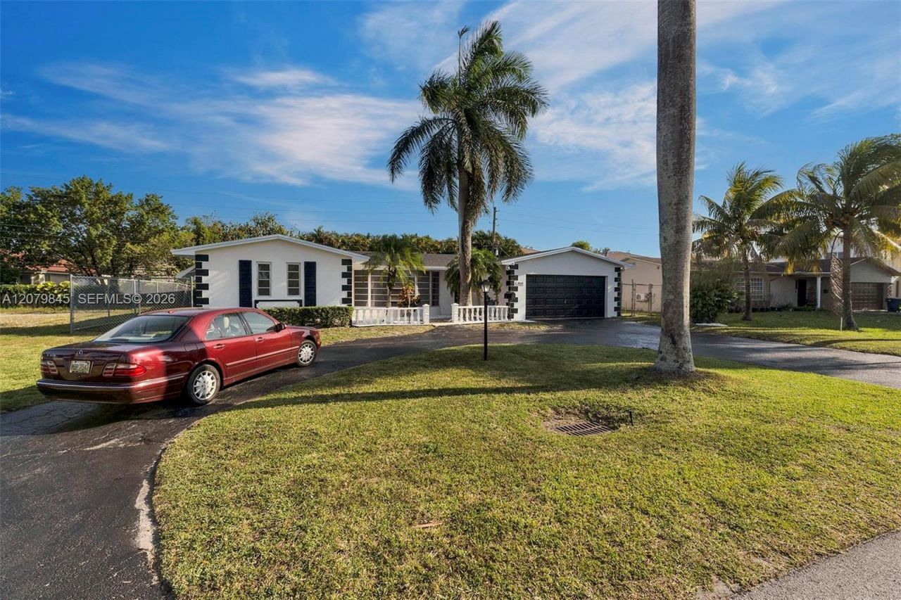 860 NW 207th St , Miami Gardens, FL 33169 Photo