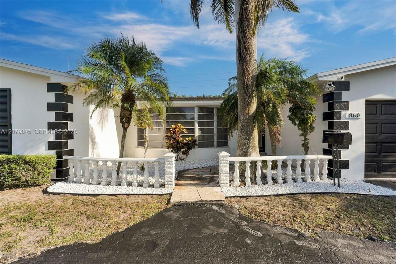 860 NW 207th St , Miami Gardens, FL 33169 Photo