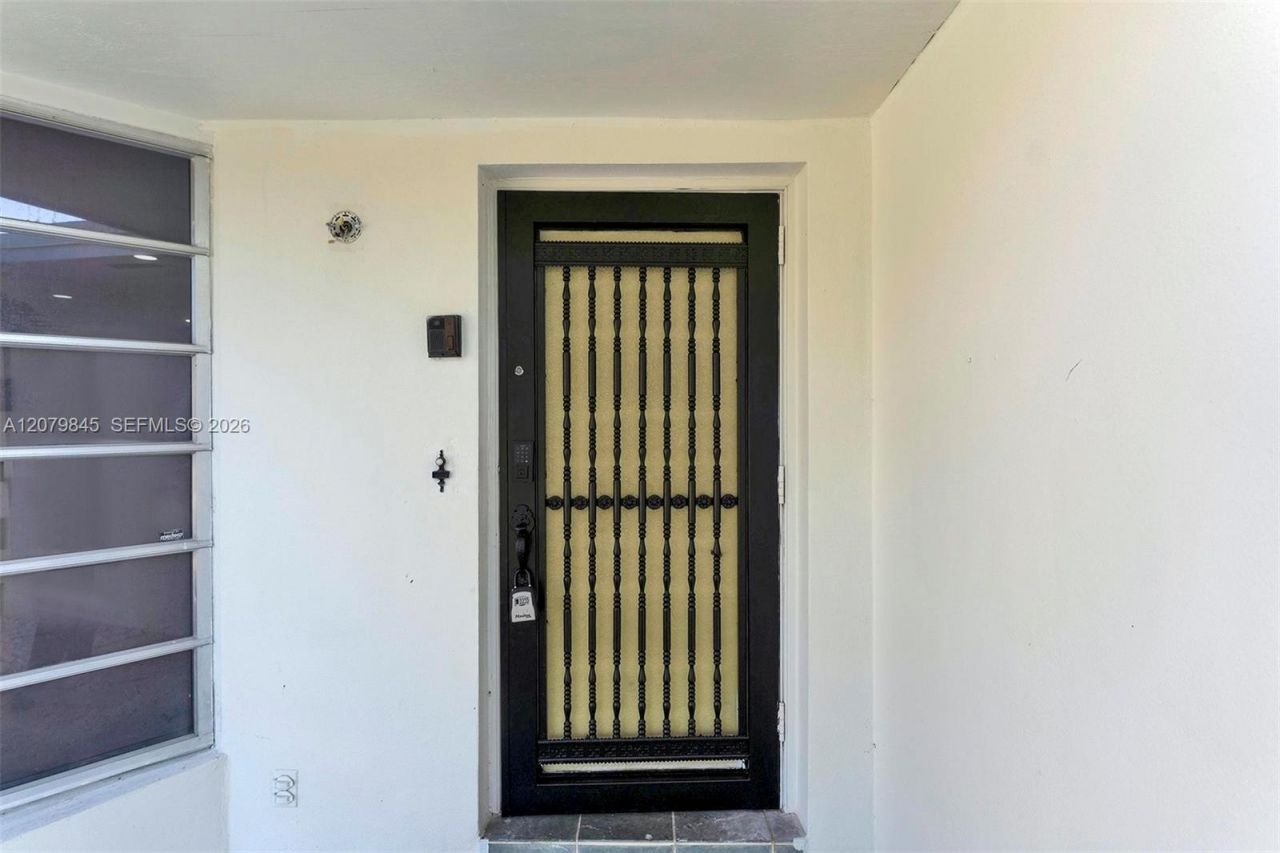 860 NW 207th St , Miami Gardens, FL 33169 Photo
