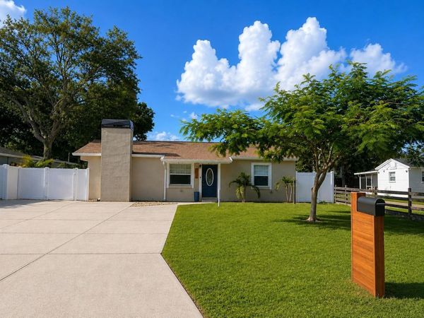 4405 W WALLCRAFT AVENUE , TAMPA, FL 33611