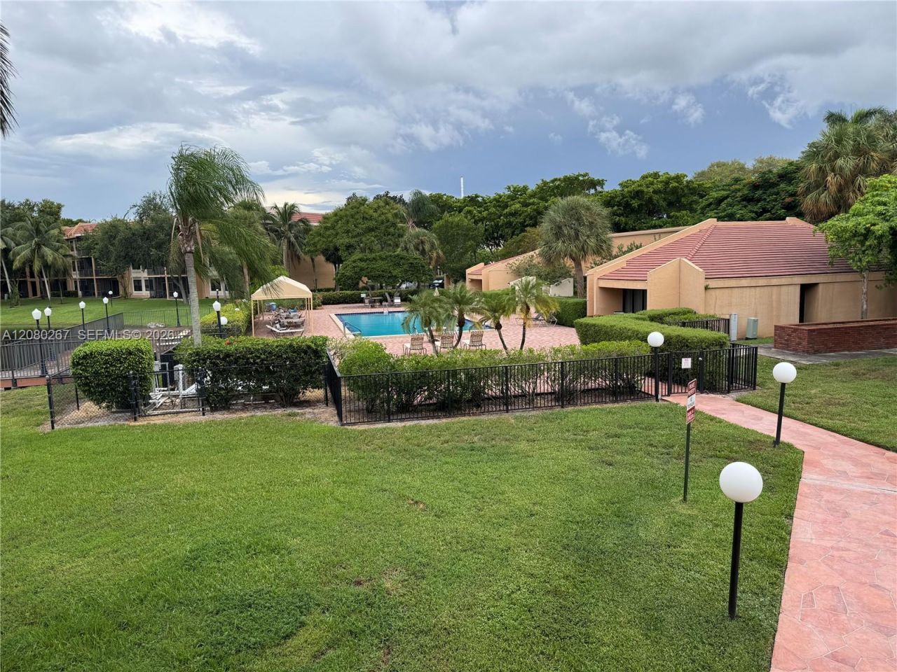 5613 Coral Lake Dr , Unit 201, Margate, FL 33063 Photo