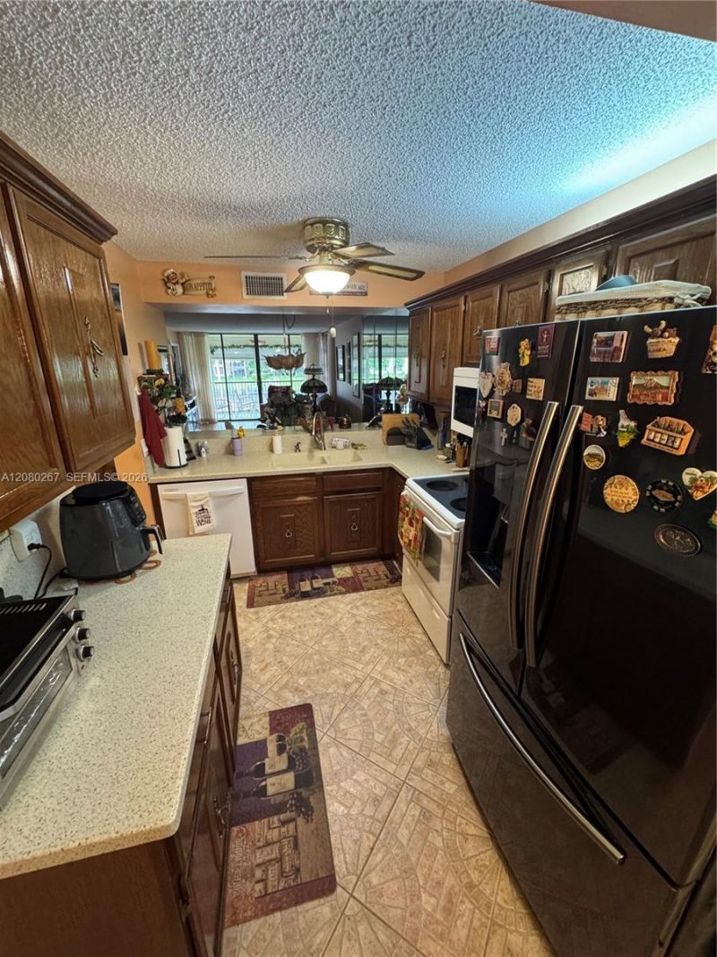 5613 Coral Lake Dr , Unit 201, Margate, FL 33063 Photo