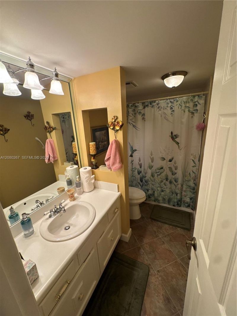 5613 Coral Lake Dr , Unit 201, Margate, FL 33063 Photo