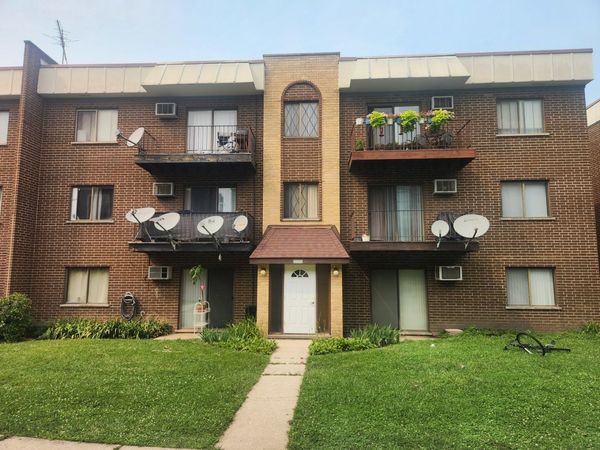 10423 Dearlove Road , Unit 2, Glenview, IL 60025