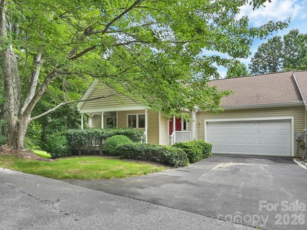 101 Valley Hill Drive , Hendersonville, NC 28791