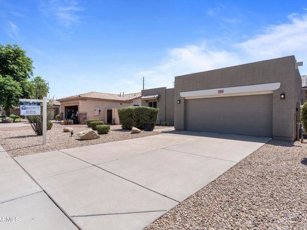 3433 E SANTA FE Lane, Gilbert, AZ 85297