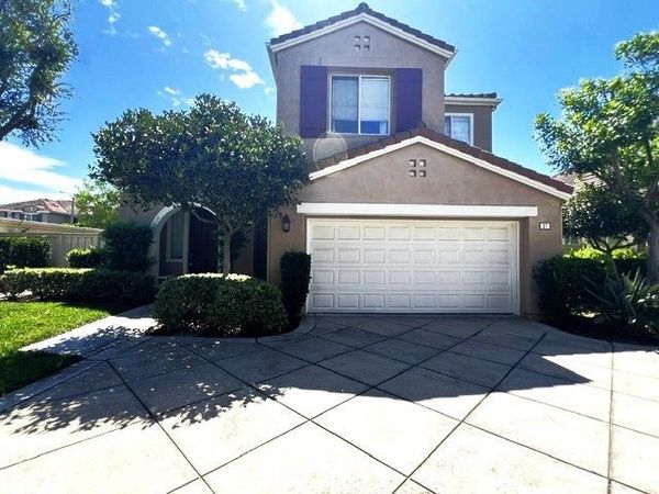 27 Del Sonterra, Irvine, CA 92606