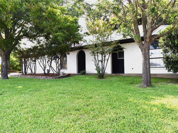 1702 Pecos Ave, Rockdale, TX 76567