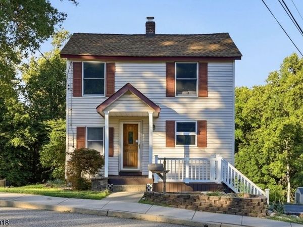 72 Arch St, Butler, NJ 07405