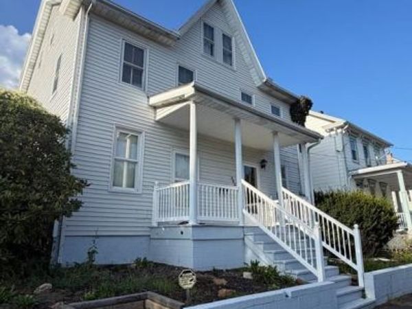 303 VINE STREET , WILLIAMSTOWN, PA 17098
