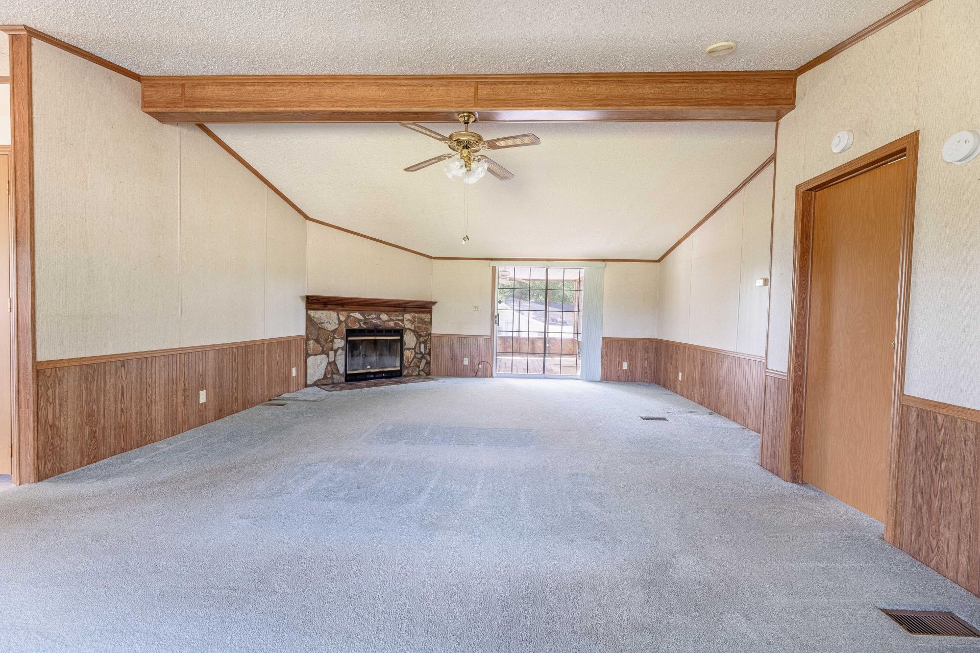 652 Tee Vee Road Photo 11